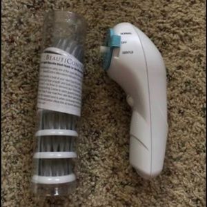 EUC BeautiControl microdermabrasion tool with 6 replacement brush heads